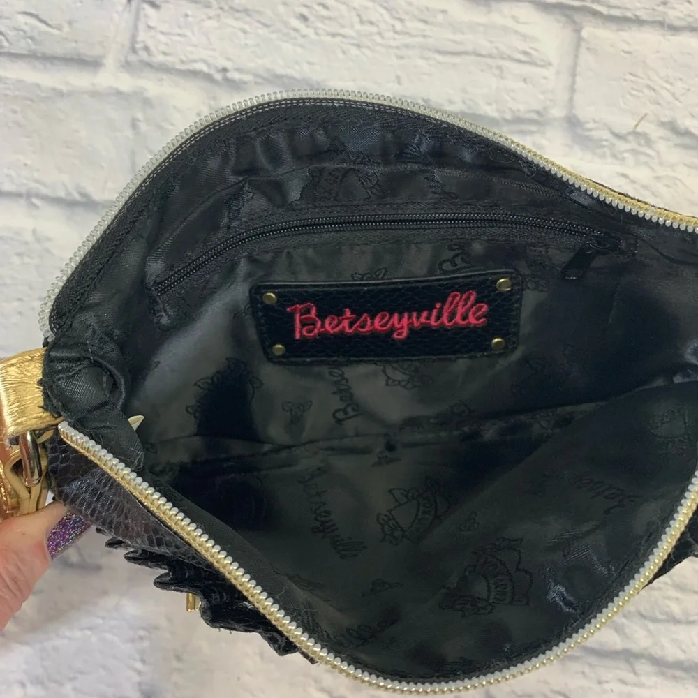 Betsey Johnson Betseyville Wristlet Black gold Ruffle Lightening